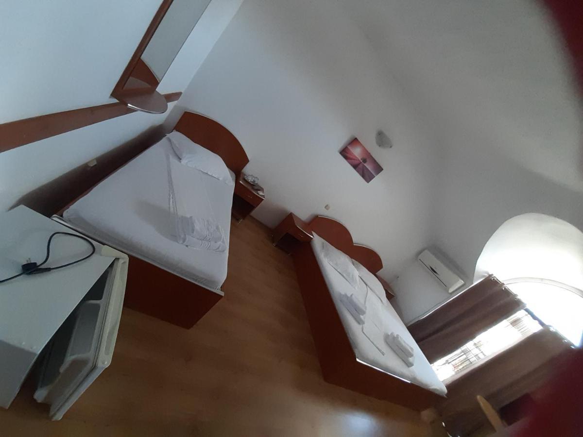 Hotel Casa Traiana à Alba Iulia Extérieur photo
